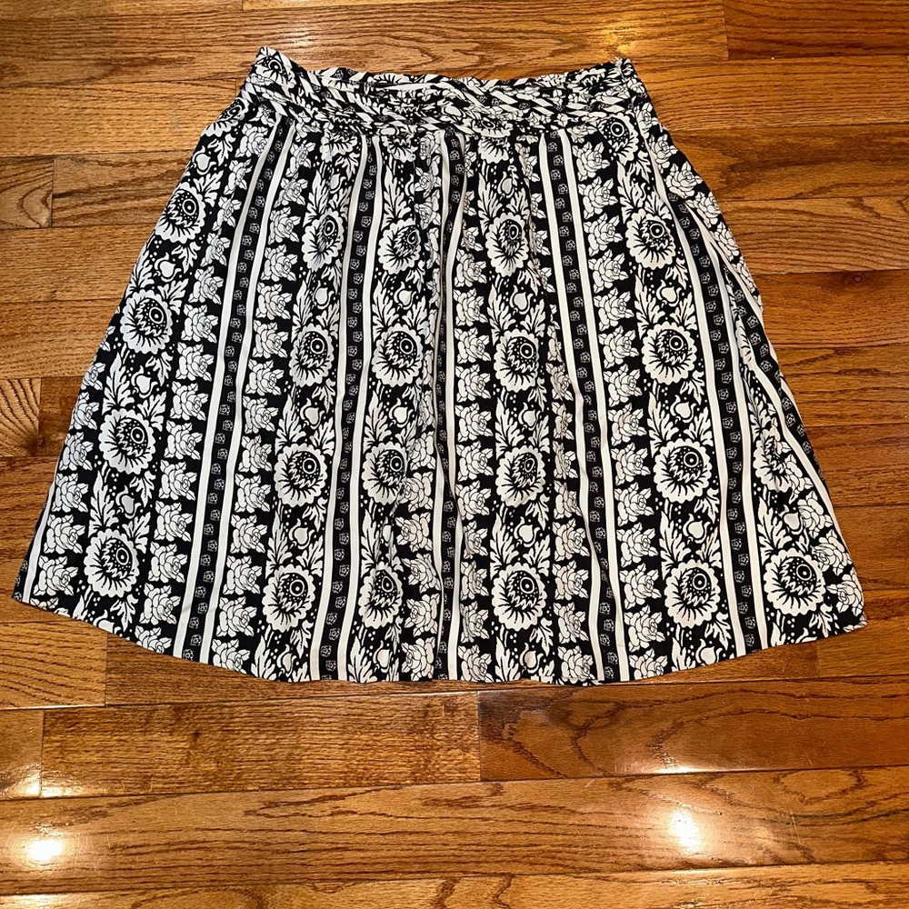 Madison Studio Black and White Floral Skater Skirt